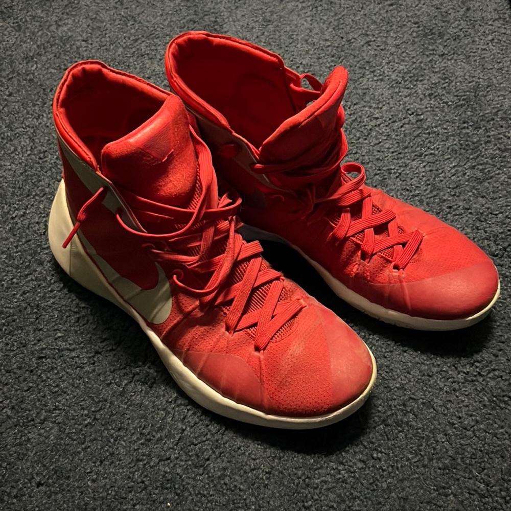 Nike Hyperdunks High Top - Size 10 - Red